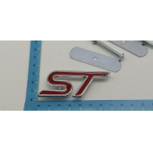 ST Logo  Parlak Krom Kırmızı Ön Panjur Vidalı 3D Metal Kabartmalı Arma